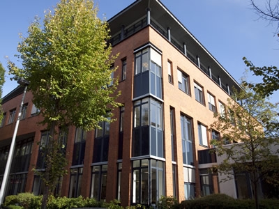 Mit Ihrer Büroanmietung bei MasterOffice erhalten Sei eine erstklassige Adresse in Hamburg mit repräsentativen Firmensitz.